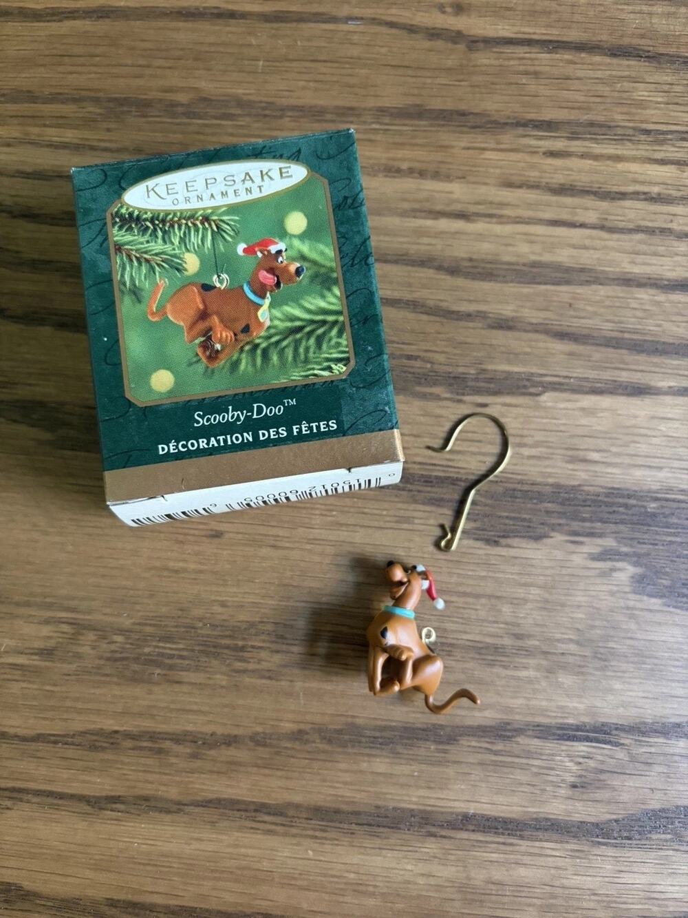 Vintage 2001 Hallmark Keepsake Miniature Ornament Scooby Doo Christmas Ornament